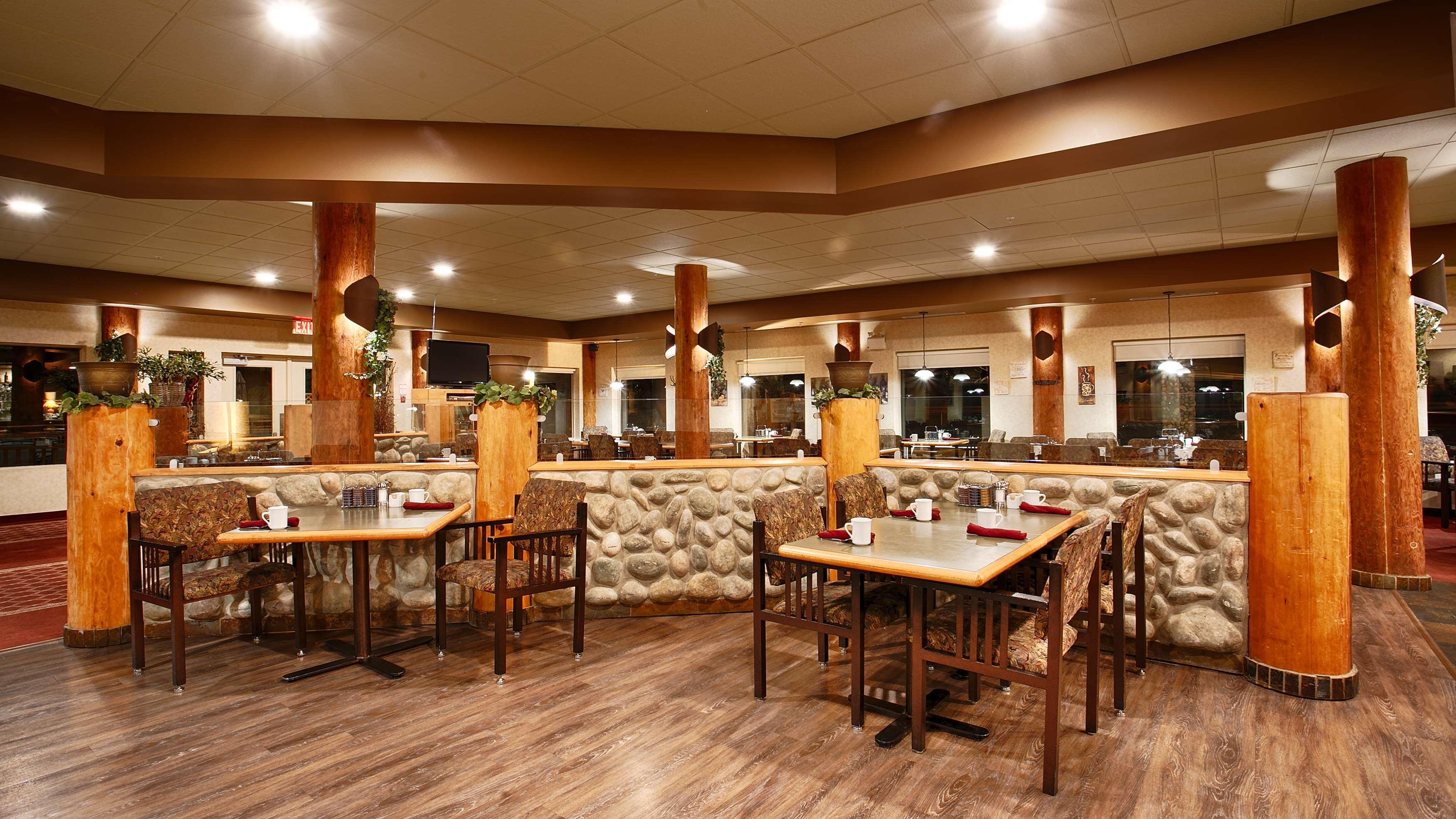 Best Western Plus Valemount Inn & Suites Ngoại thất bức ảnh